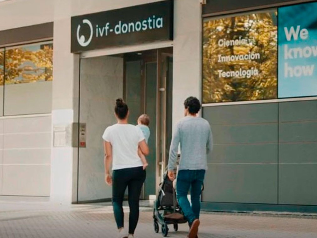 Bikotea IVF-Life Donostia ugalkortasun klinikara sartzen