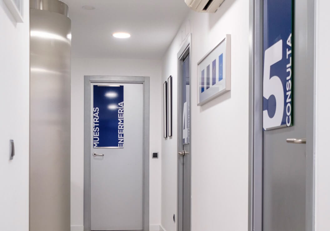 Entrada a consultas de la clínica de reproducción asistida IVF-Life