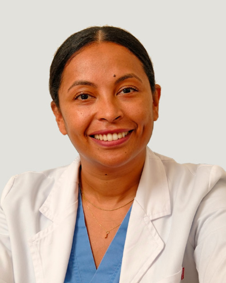La dottoressa Latifa Aboulmajd, specialista in procreazione assistita presso IVF-Life.