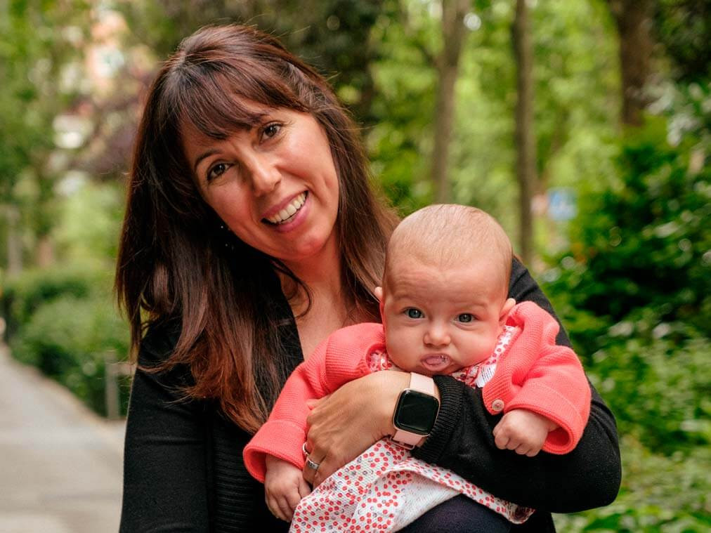Laura, paziente di IVF-Life e sua figlia