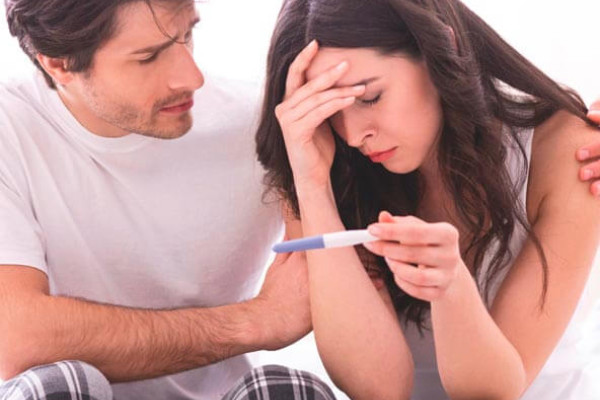 Pareja con problemas de incompatibilidad genética