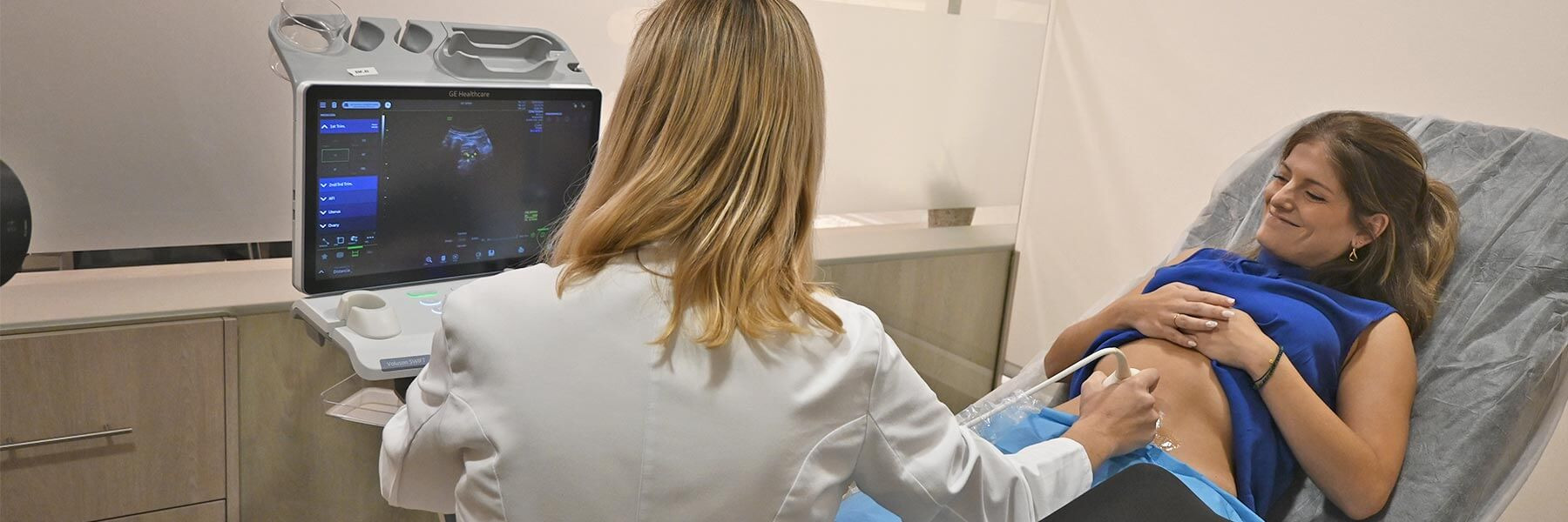 Medikua haurdunaldi biokimikorako ultrasoinuak egiten