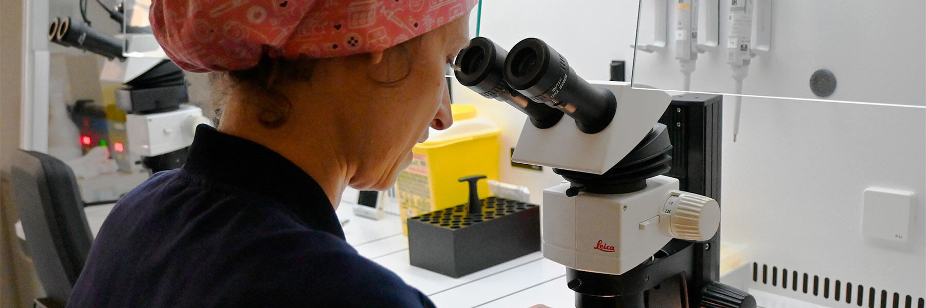Alessandra Parrella en el laboratorio