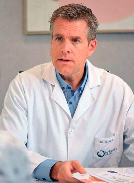 IVF-Life-Arzt mit Eizellspende-Patientin